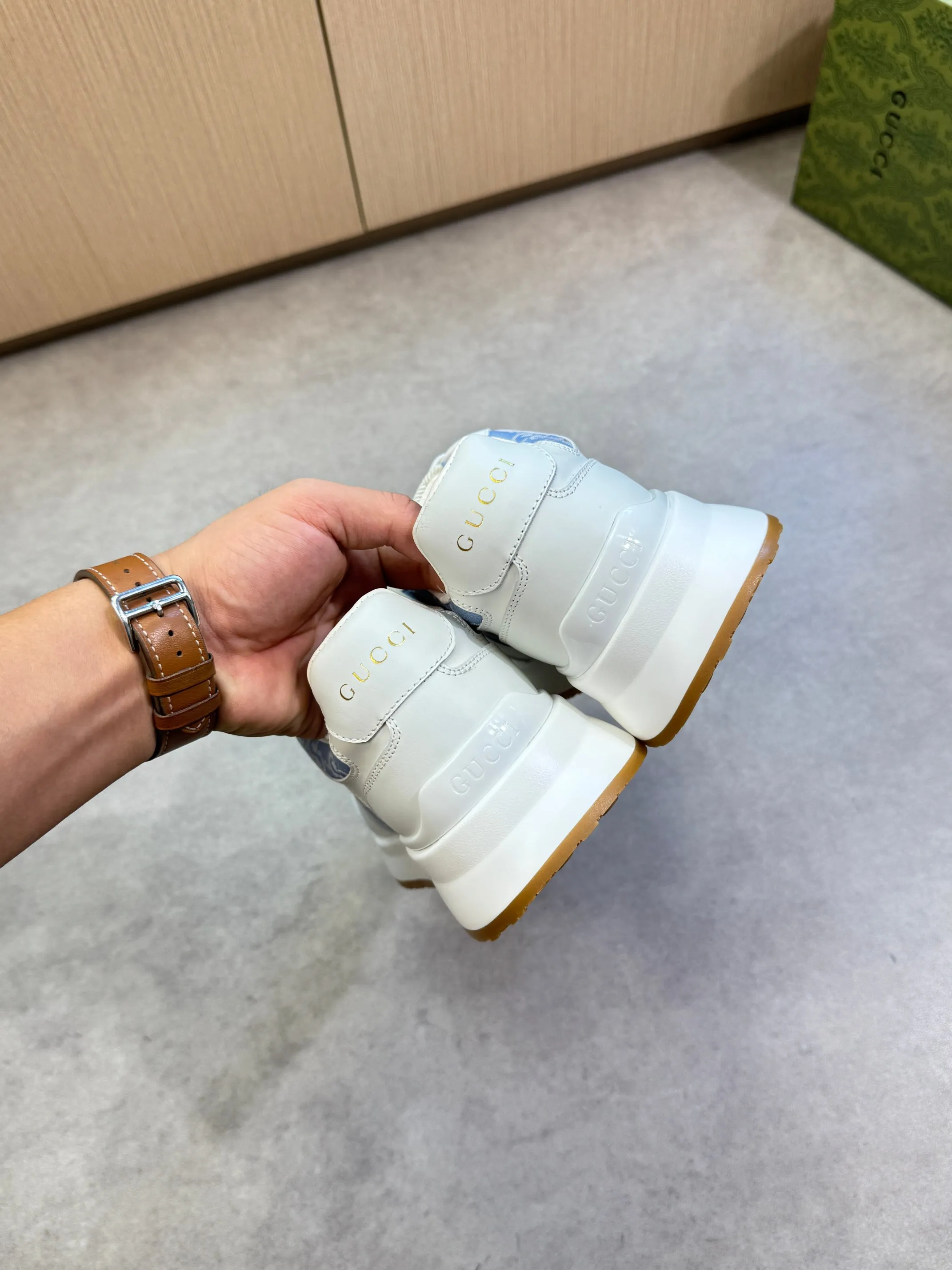 Men's shoes 💰800 [Gucci] Gucci - High-end quality original single casual sports shoes - Upper: 🔝 Nappa calfskin, brand totem cloth, tongue cloth label, heel silk screen brand LOGO - Lining: water-dyed cowhide - Outsole: ultra-light T men's shoes 💰U·Rubber; two-color molded outsole -Super high quality control·Fine workmanship: highlighted (high-end·luxury·grade) -Size :38-44 (45, can be customized)·GC0372